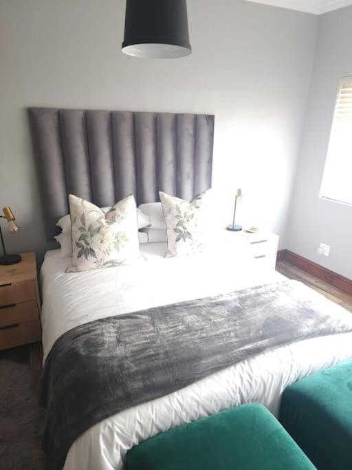Cape Town, Sea Point, Beautiful 2 Bedroom Apartment @Tucked Away מראה חיצוני תמונה